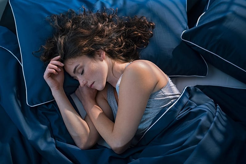 hormone-imbalance-and-sleep-in-women