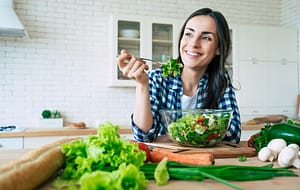 Recipe: Detox Beet & Carrot Salad with Free-Range Chicken